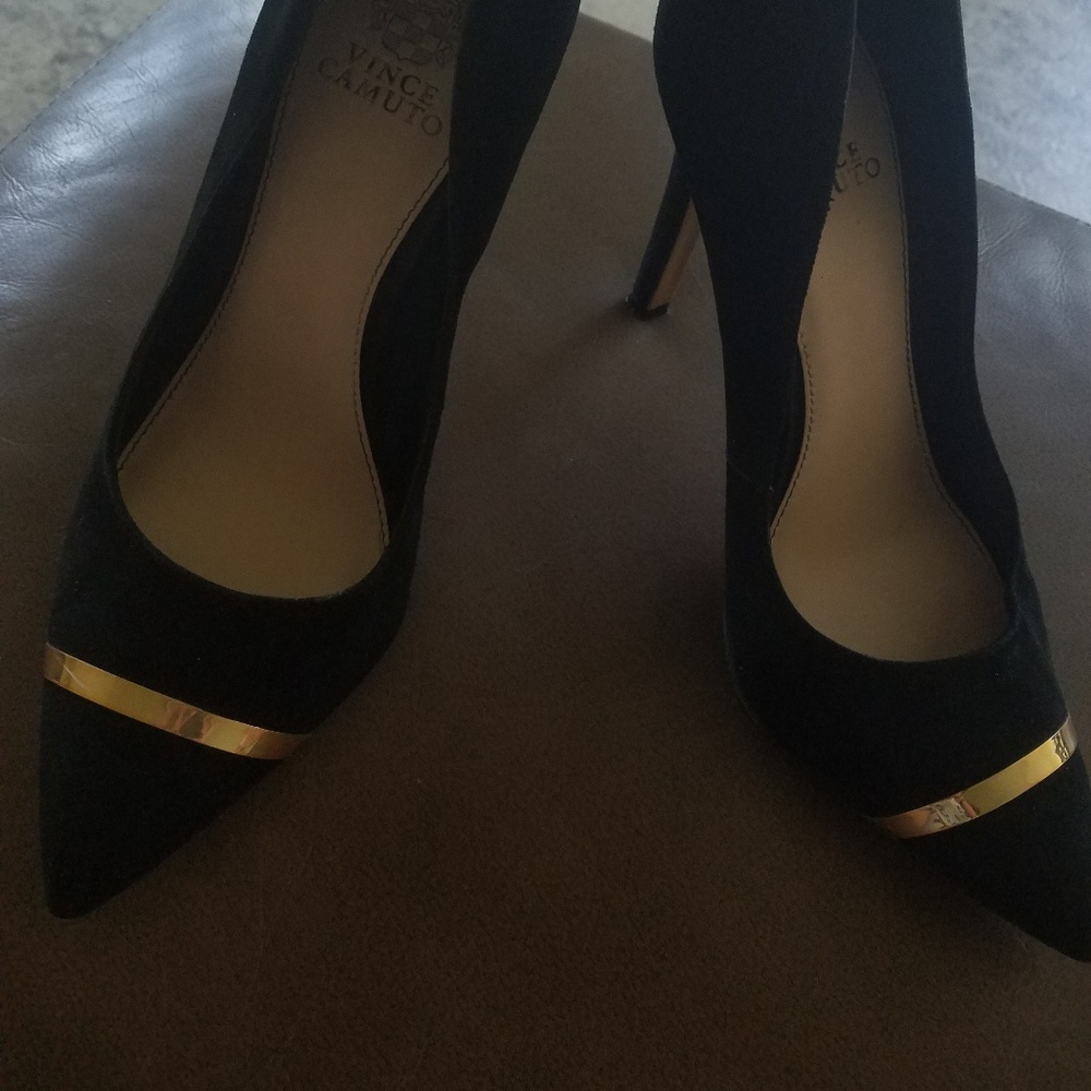 Vince Camuto Black Suede Pumps 8.5